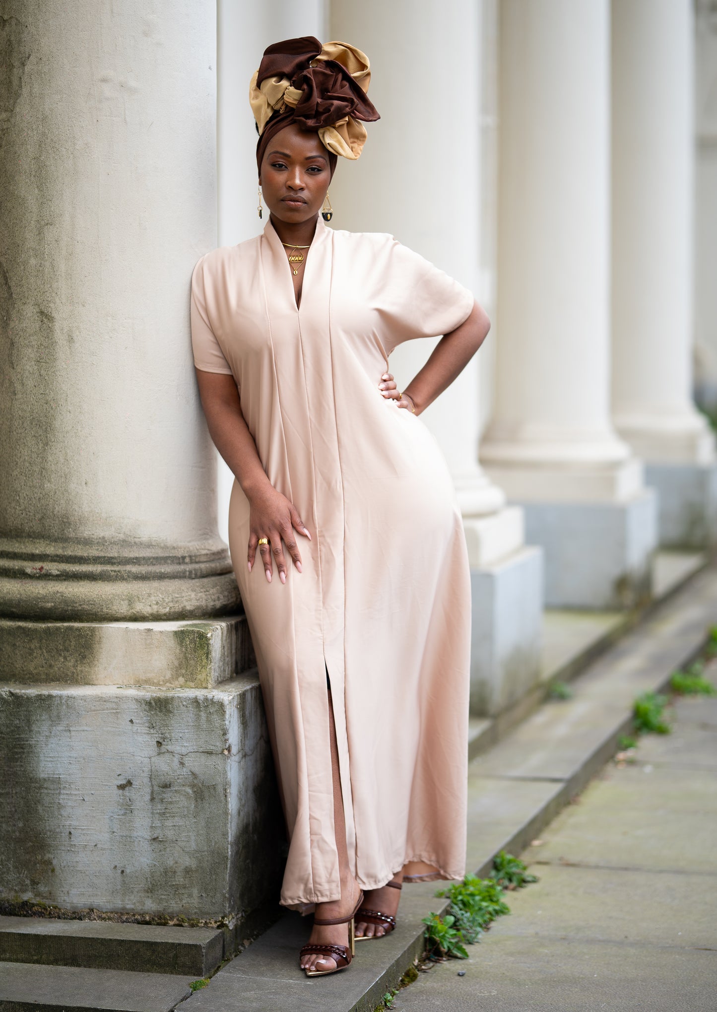 Look Complet – Robe Maziwa & Turban Assortis
